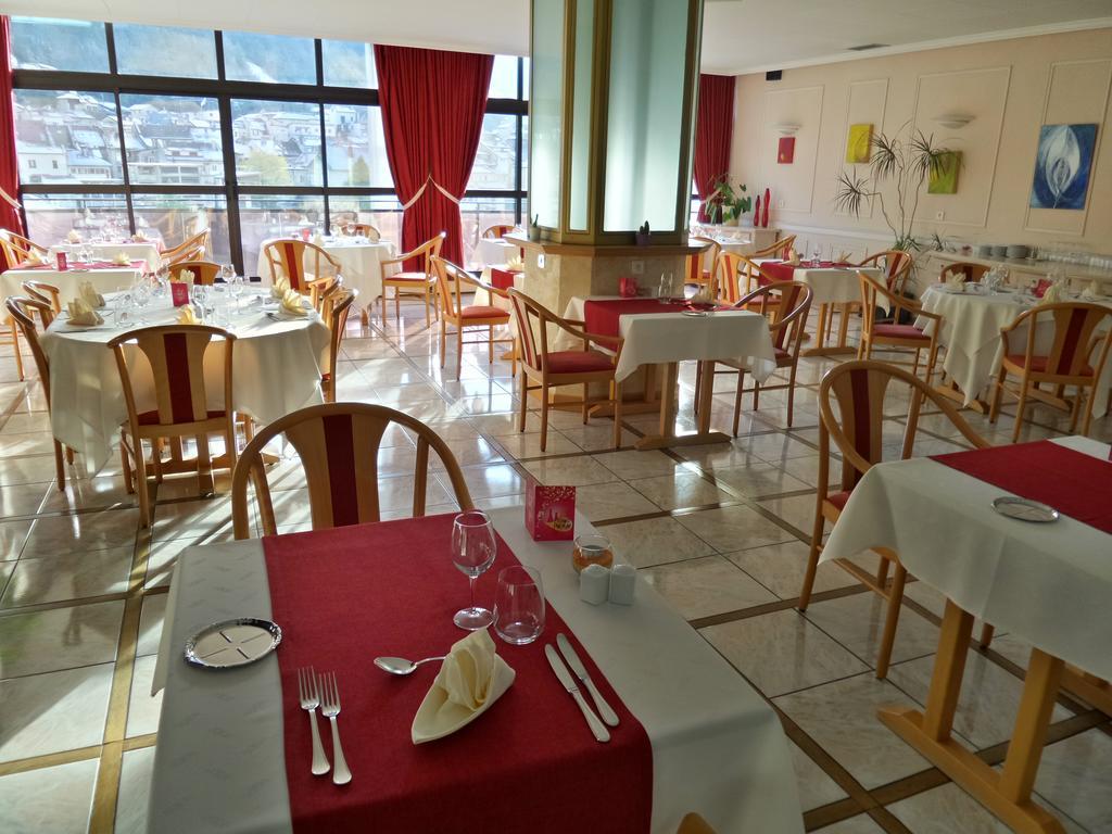 全景餐厅朱拉酒店 圣克洛德 外观 照片